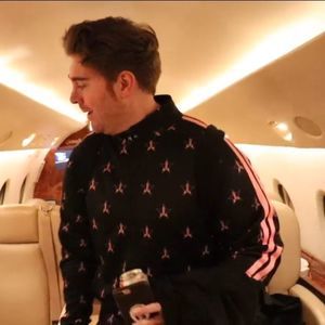 Meet your Posher, Alexia